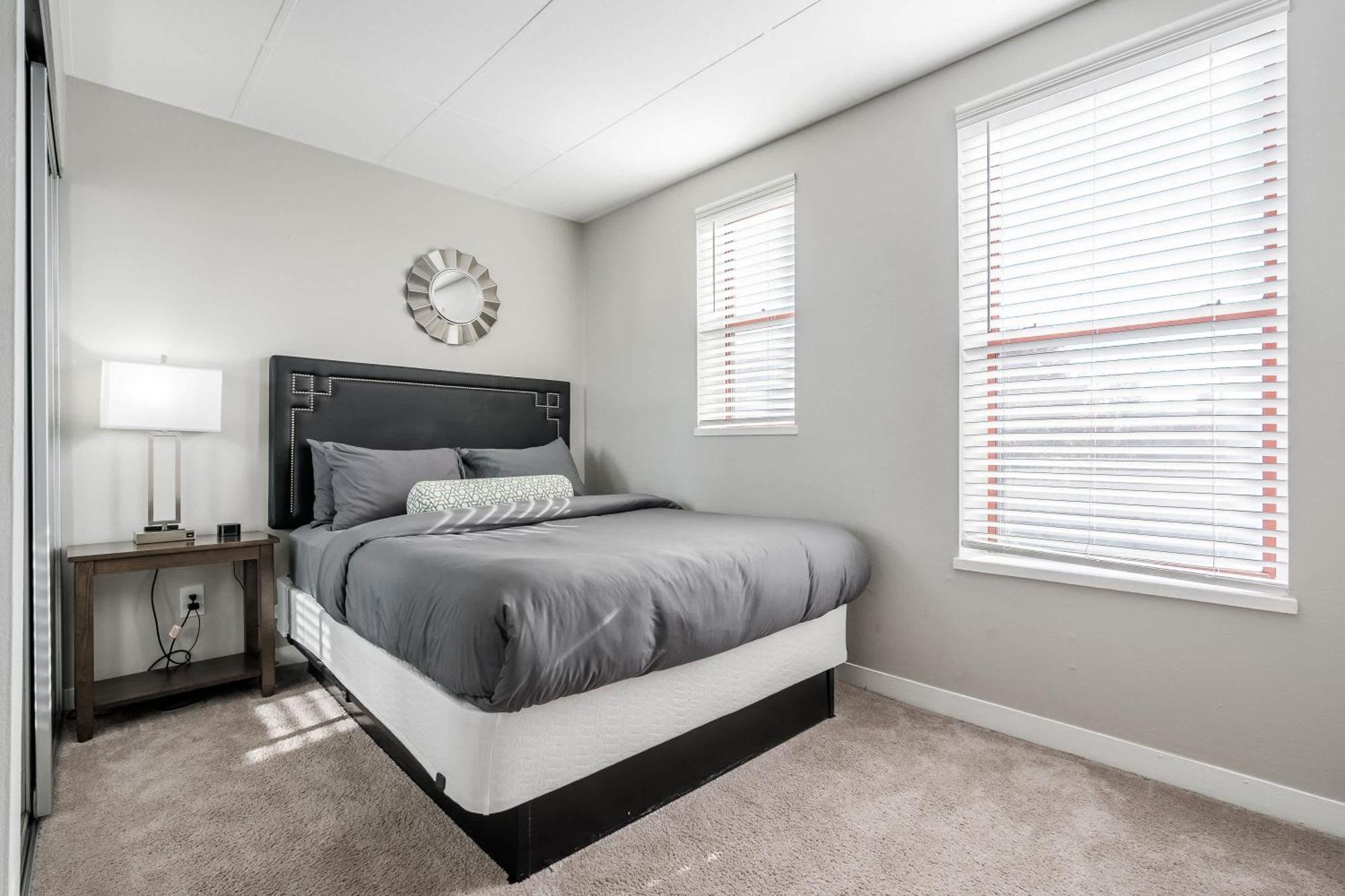 Modern Mass Ave 1Br Apartment With Kitchen อินเดียนาโพลิส ภายนอก รูปภาพ