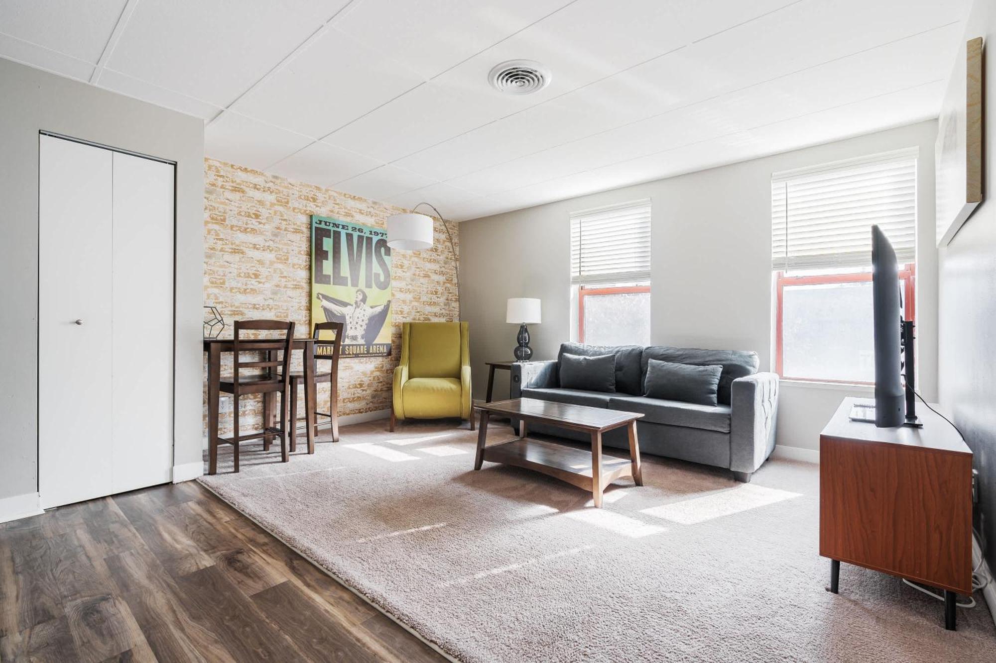 Modern Mass Ave 1Br Apartment With Kitchen อินเดียนาโพลิส ภายนอก รูปภาพ