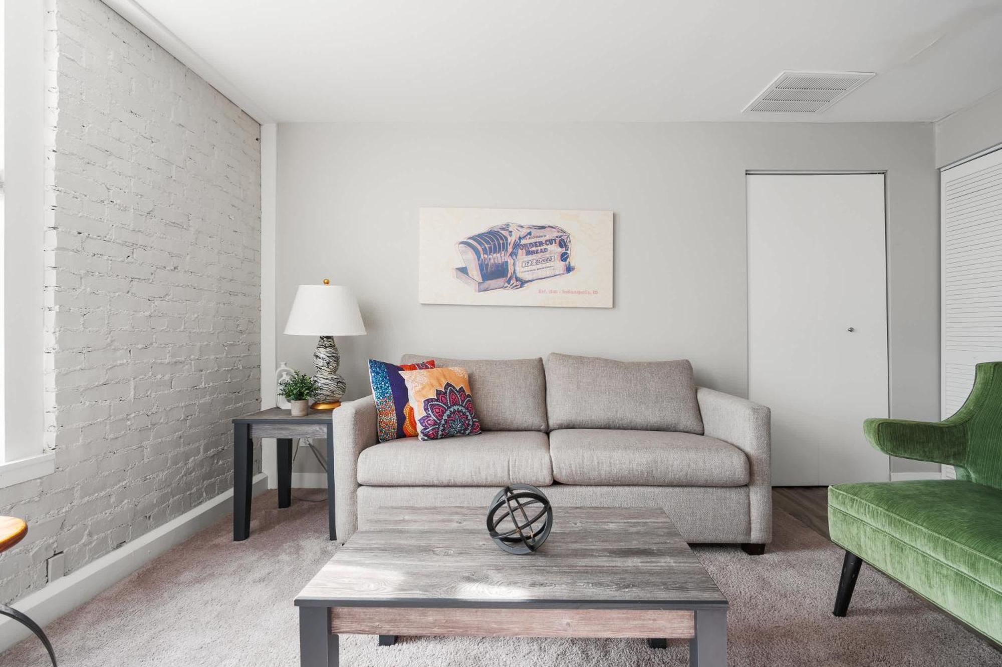 Modern Mass Ave 1Br Apartment With Kitchen อินเดียนาโพลิส ภายนอก รูปภาพ